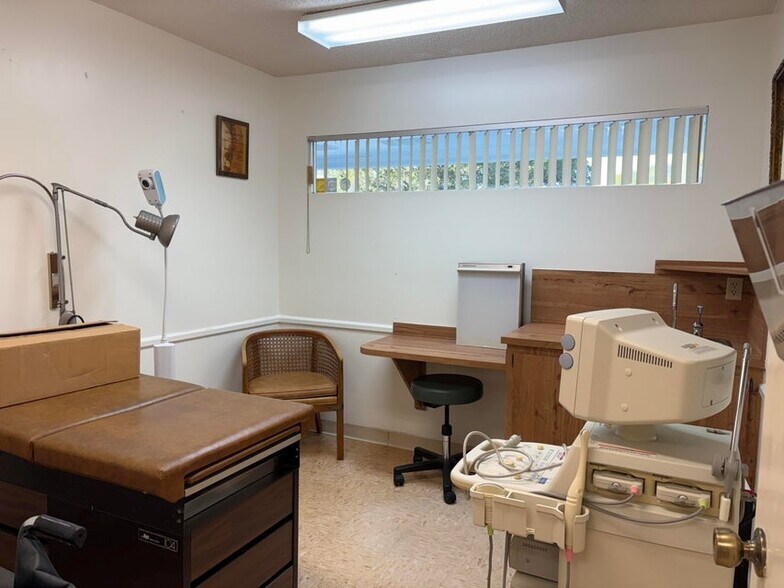 More Photos Of 1900 Nebraska Ave, Fort Pierce Medical For Sale