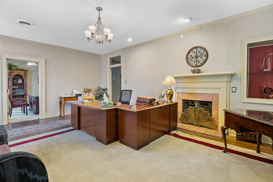 More Photos Of 127 S Cool Spring St, Fayetteville Office For Sale