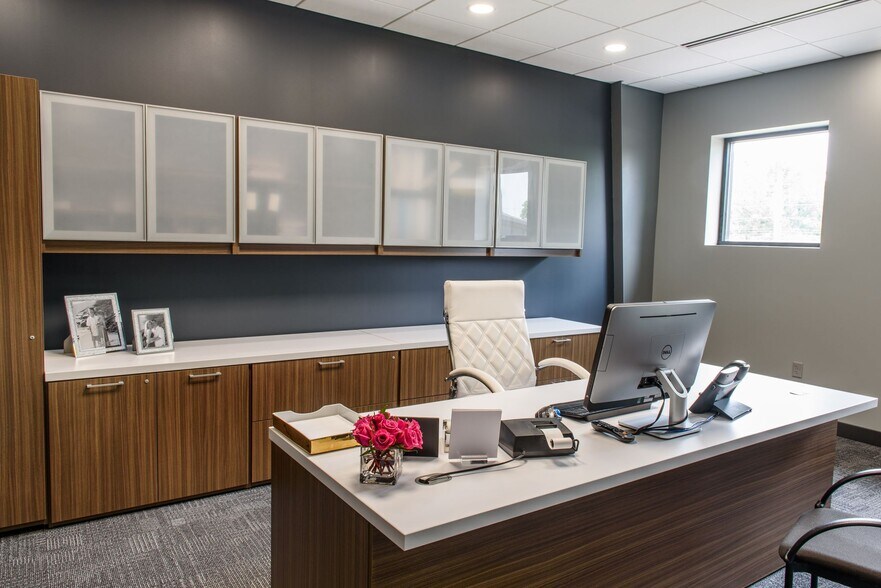 More Photos Of 404 N Byrne Rd, Toledo Warehouse For Sale