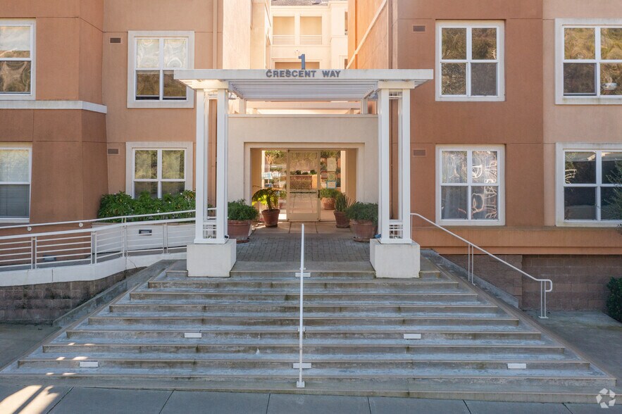 More Photos Of 1 Crescent Way, San Francisco Apartments For Lease