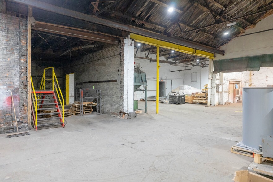 More Photos Of 2424 Columbus Rd, Springfield Warehouse For Sale
