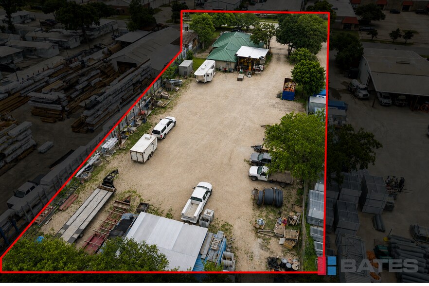 More Photos Of 2659 Lombardy Ln, Dallas Warehouse For Lease