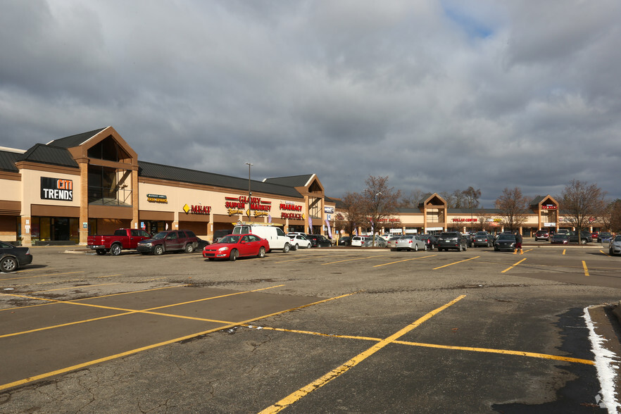 More Photos Of 7900-8000 Outer Rd, Detroit Unknown For Lease