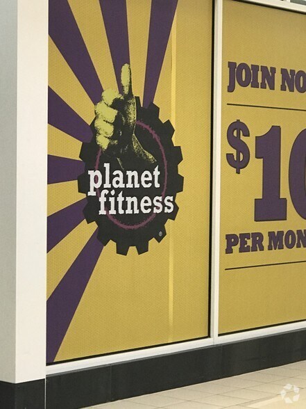 More Photos Of 22 Clifton Country Rd, Clifton Park Unknown For Lease