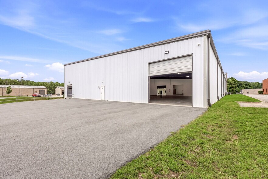 More Photos Of 3663 Southland Dr, Flowery Branch Warehouse For Sale