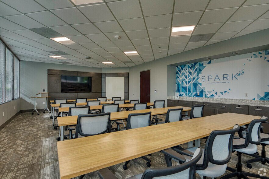 More Photos Of 4350 W Cypress St, Tampa Office For Lease