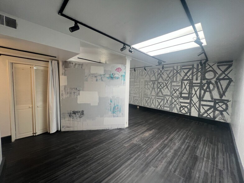 More Photos Of 7540-7542 Fay Ave, La Jolla Storefront Retail Office For Lease