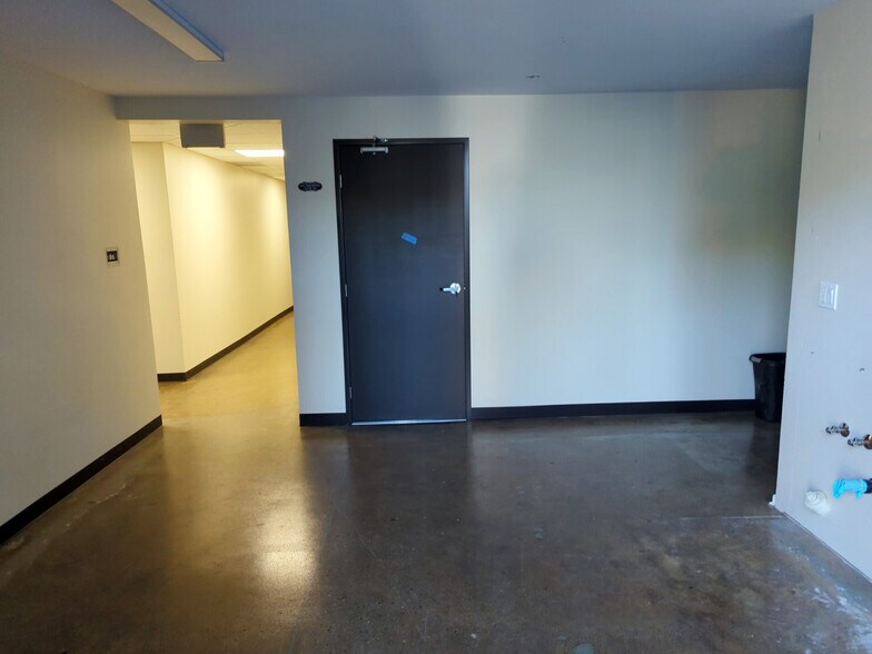 More Photos Of 9190-9214 Exposition Blvd, Los Angeles Warehouse For Sale