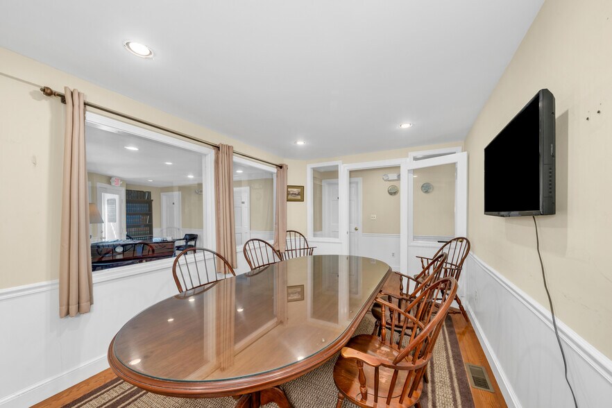 More Photos Of 58 Main St, Topsfield Office For Sale