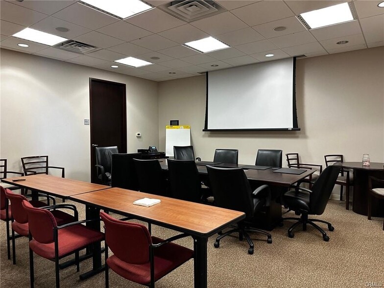 More Photos Of 2580 Sierra Sunrise Ter, Chico Office For Lease