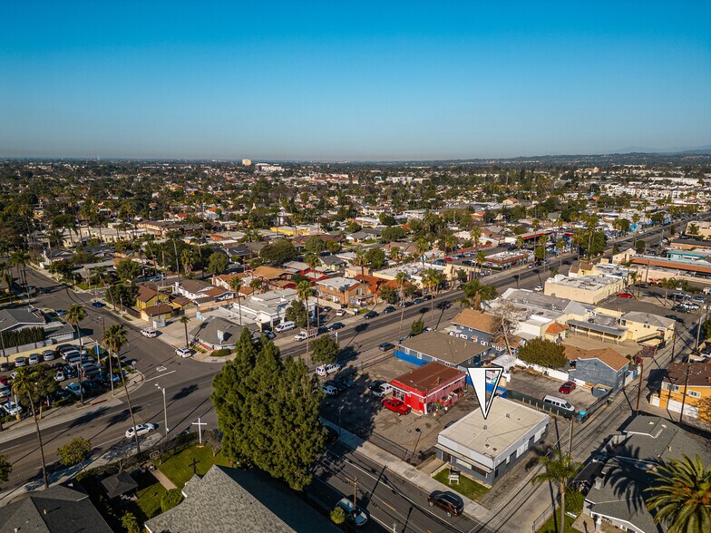 More Photos Of 111 E Wilhelmina St, Anaheim Auto Repair For Lease