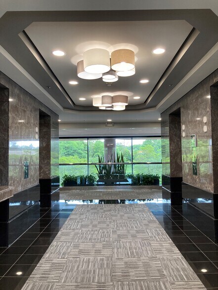 More Photos Of 1525 Perimeter Pky NW, Huntsville Office For Lease