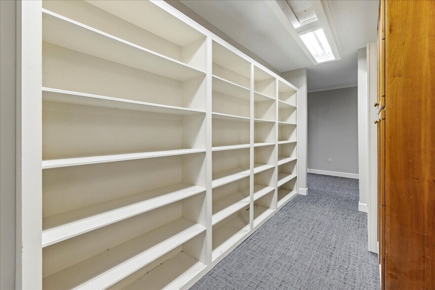 More Photos Of 2032 Thomasville Rd, Tallahassee Office For Lease