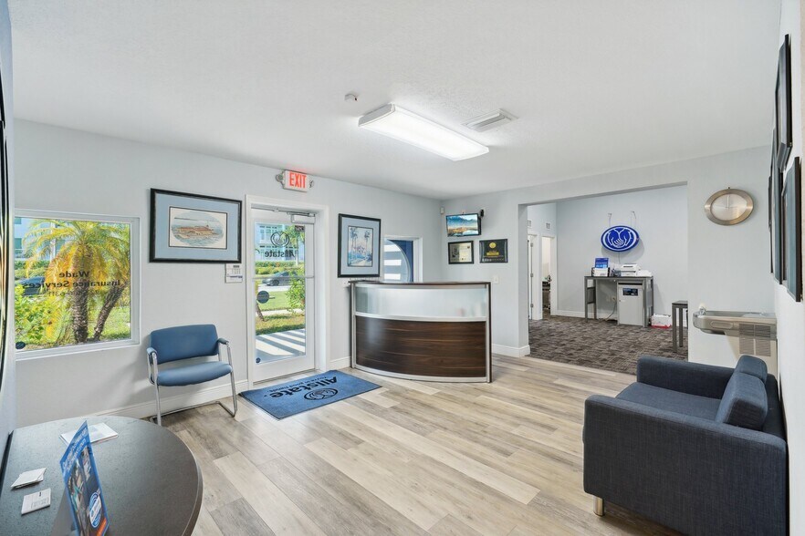 More Photos Of 3209 30th Ave S, Saint Petersburg Office For Lease