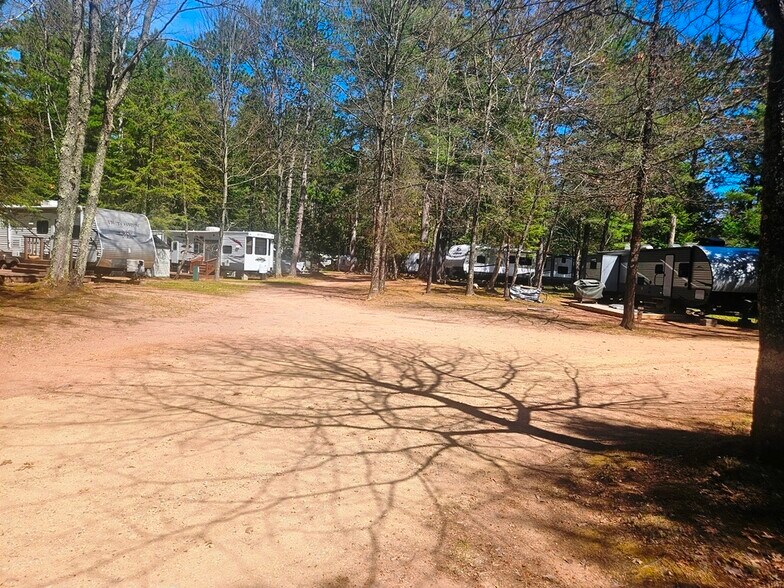 More Photos Of 4702 Hi Pines Ln, Eagle River Trailer Camper Park For Sale