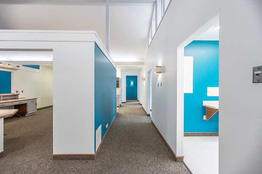 More Photos Of 1336 E Hunter Pl, Moses Lake Office For Sale