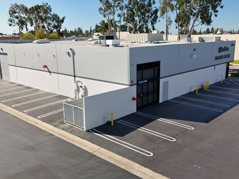 More Photos Of 1060-1072 N Kraemer Pl, Anaheim Manufacturing For Lease