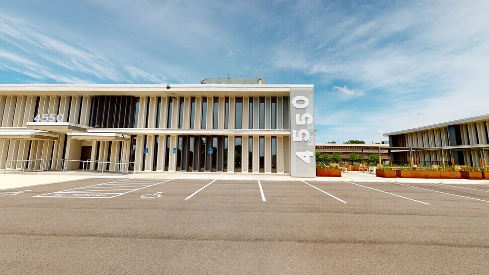 More Photos Of 4550 W 77th St, Edina Office For Lease