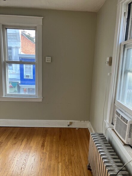 More Photos Of 80-82 Maryland Ave, Annapolis Storefront Retail Residential For Sale