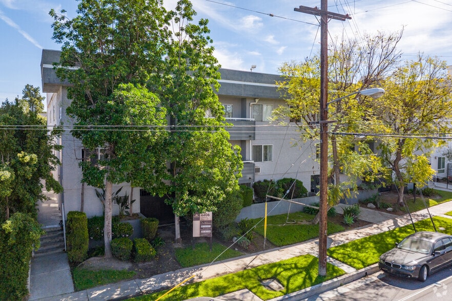 More Photos Of 4406 Cahuenga Blvd, Toluca Lake Apartments For Sale
