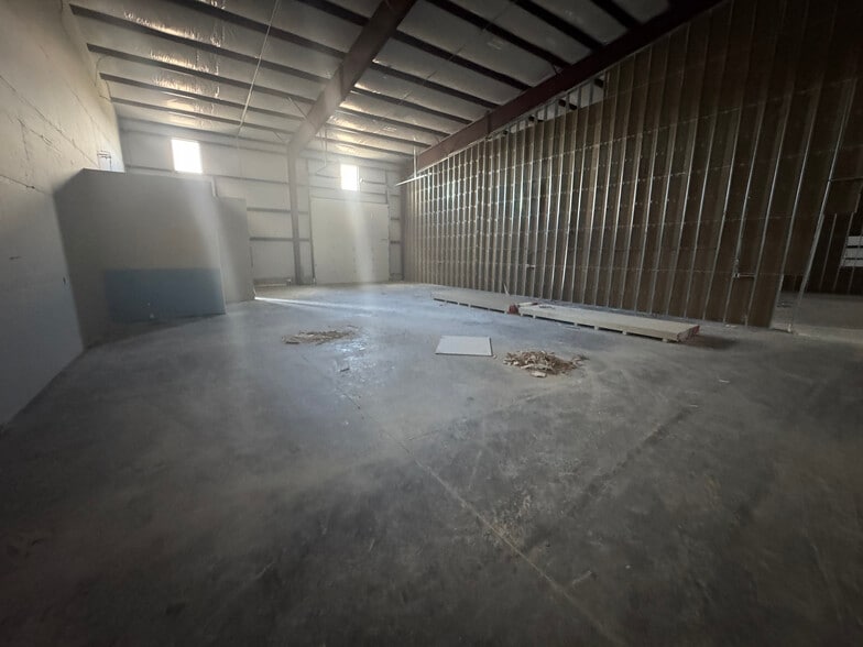 More Photos Of 87 American Way, Payson Industrial For Lease