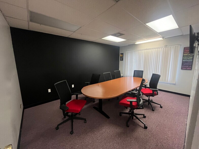 More Photos Of 9105 Belair Rd, Nottingham Office For Lease
