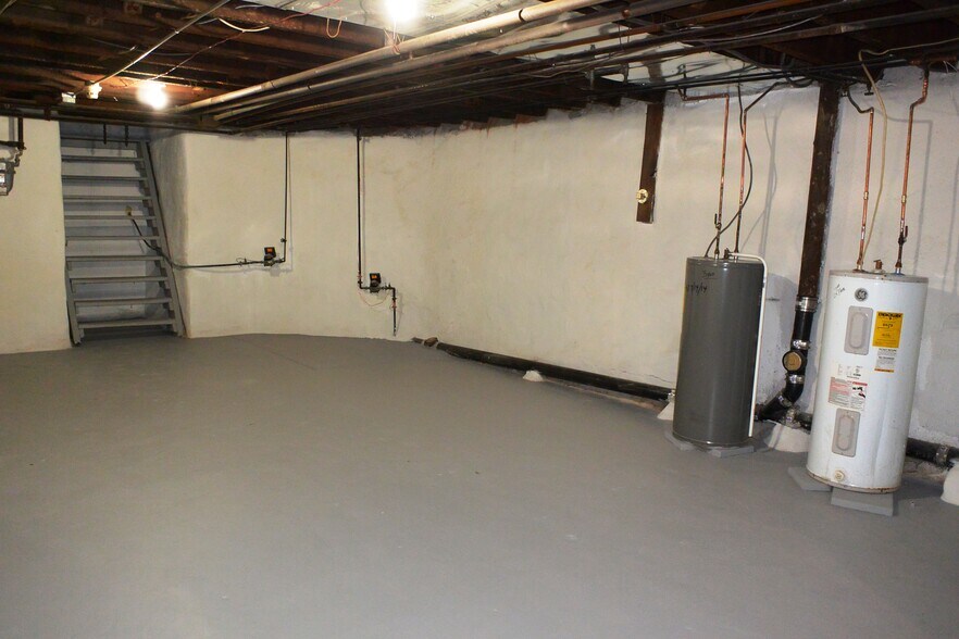 More Photos Of 7402 Drexel Rd, Philadelphia Storefront Retail Residential For Lease