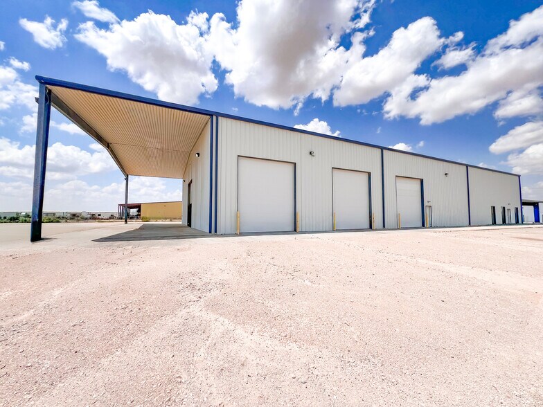 More Photos Of 8511 W Interstate 20, Midland Warehouse For Lease