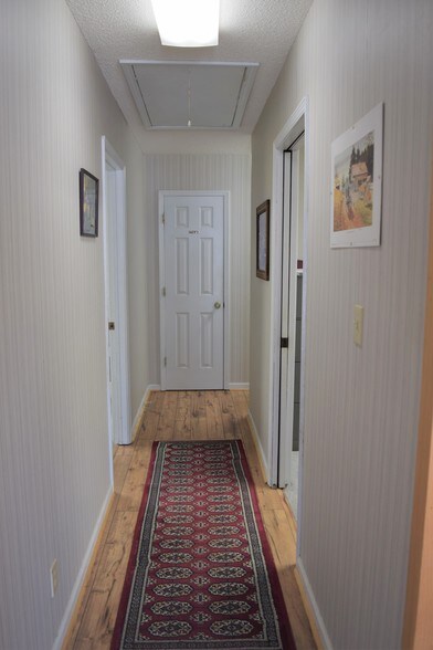 More Photos Of 334 N Broad St, Toccoa Office For Sale