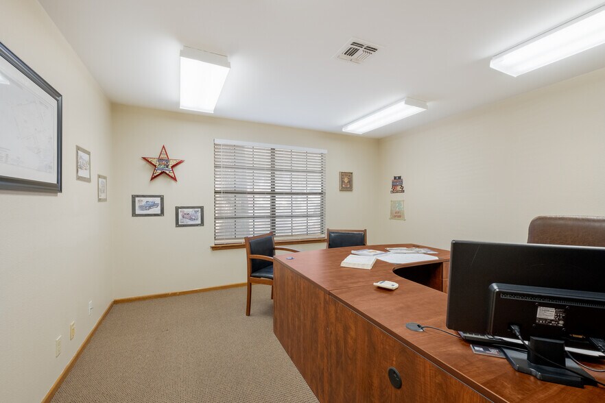 More Photos Of 14893 Bandera Rd, Helotes Office For Lease