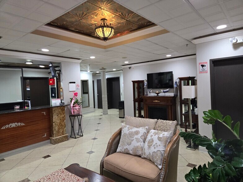 More Photos Of 8350 Razorback Rd, Colorado Springs Hotel For Sale