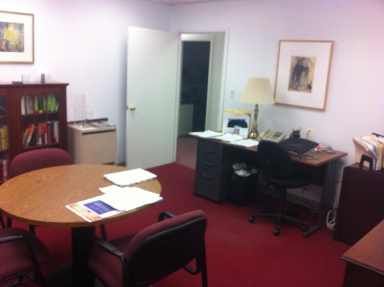 More Photos Of 40 Oval Rd, Quincy Office For Lease
