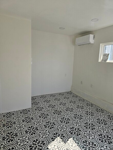 More Photos Of 5709 E Beverly Blvd, Los Angeles Office Residential For Lease