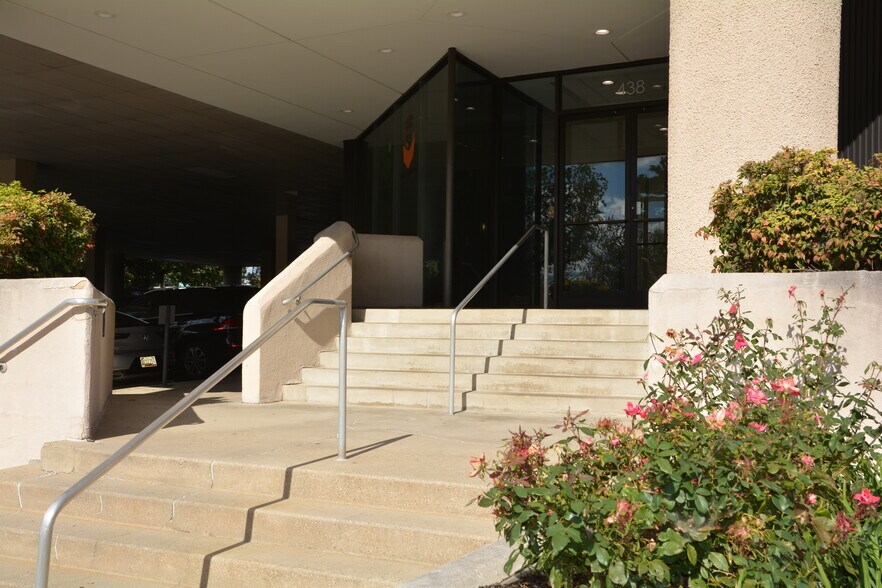 More Photos Of 438 N Frederick Ave, Gaithersburg Medical For Sale