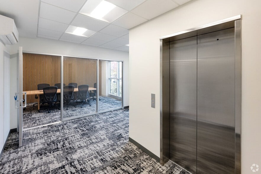 More Photos Of 1051 Franklin Ave, Garden City Coworking Space