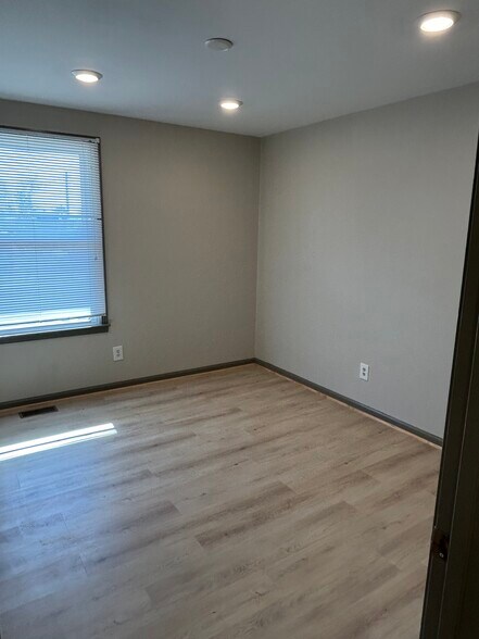 More Photos Of 74 E Hill St, Mount Juliet Office For Lease