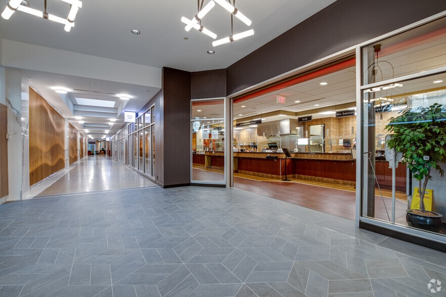 More Photos Of 8400 Normandale Lake Blvd, Bloomington Coworking Space