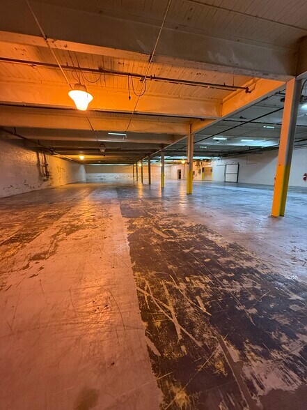More Photos Of 422B N 3rd St, Albemarle Warehouse For Lease