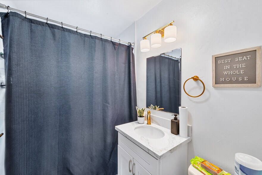 More Photos Of 5738 Meade Ave, San Diego Apartments For Sale