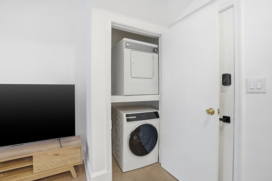 More Photos Of 313 C St SE, Washington Multifamily For Sale