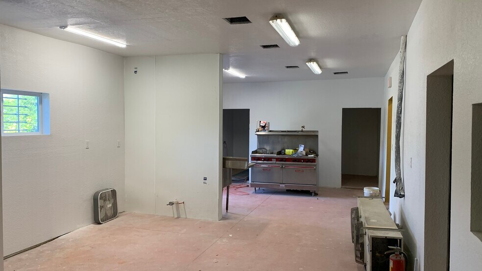 More Photos Of 1018 Union, Selma Storefront Retail Residential For Sale