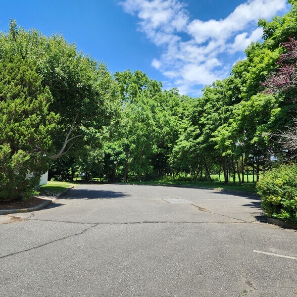 More Photos Of 446 Edwards Ave, Calverton Flex For Lease