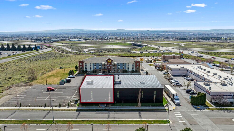 More Photos Of 6902 Rodeo Dr, Pasco Flex For Lease