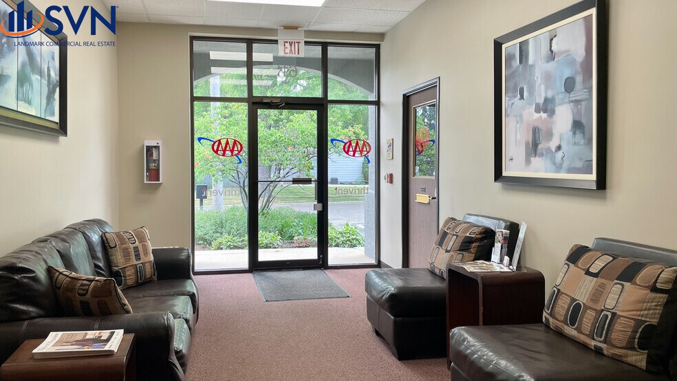 More Photos Of 611 E State St, Geneva Medical For Lease
