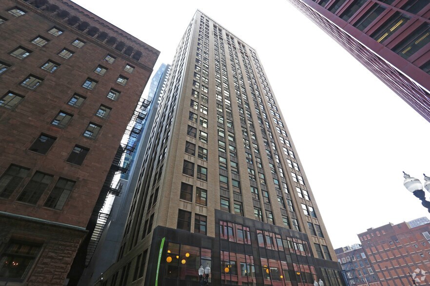 More Photos Of 59 E Van Buren St, Chicago Apartments For Lease