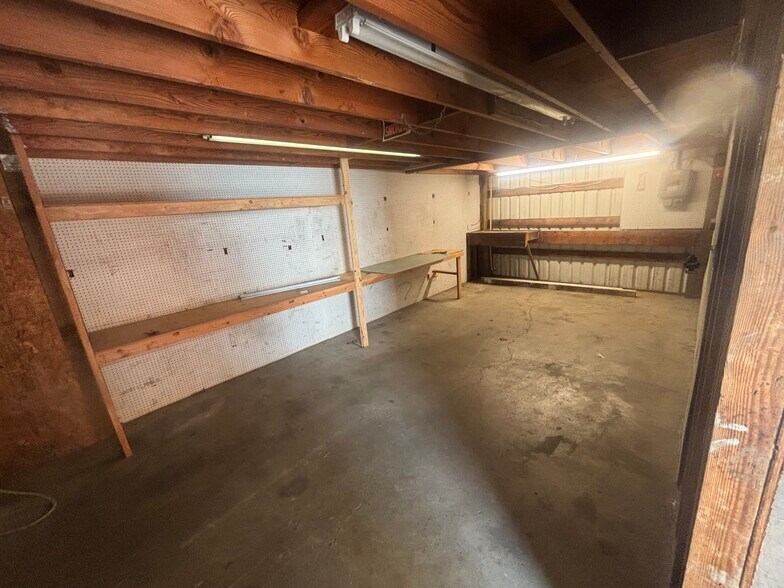 More Photos Of 1195 Newmark Ave, Coos Bay Storefront Retail Residential For Lease