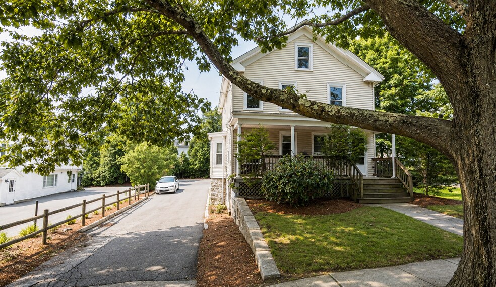 More Photos Of 133 W Main St, Marlborough Bank For Sale