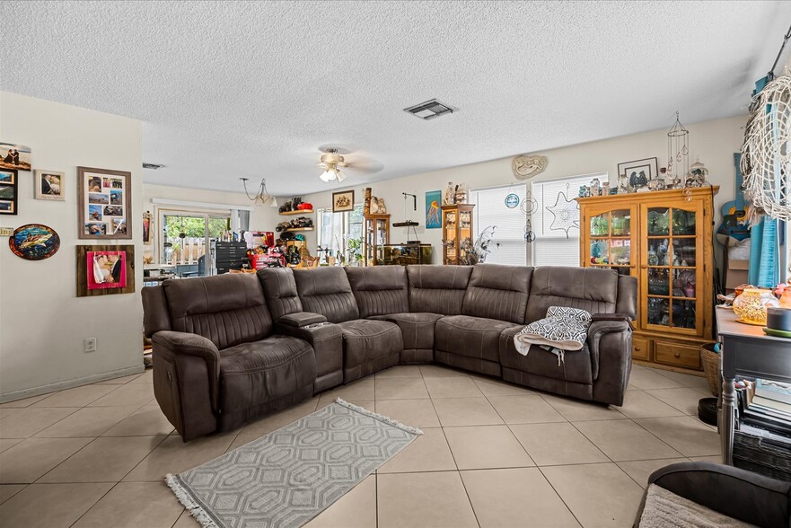 More Photos Of 3248 SE Golden Gate Ave, Stuart Apartments For Sale