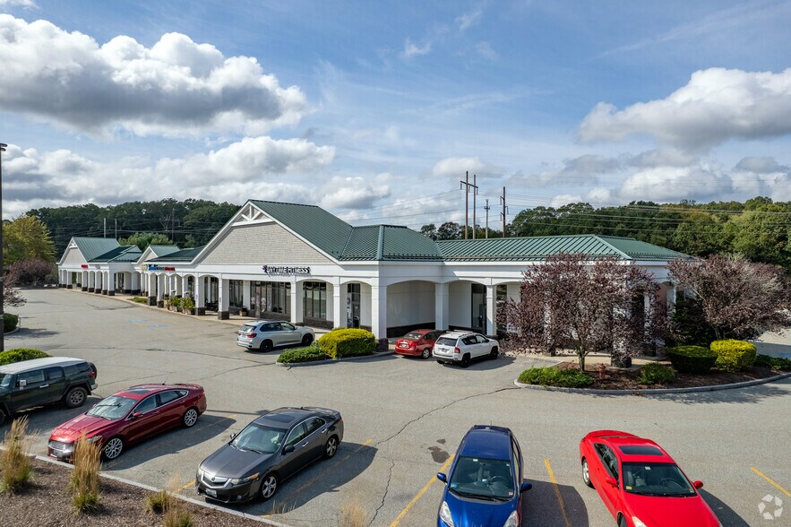 More Photos Of 1051 Ten Rod Rd, North Kingstown General Retail For Lease