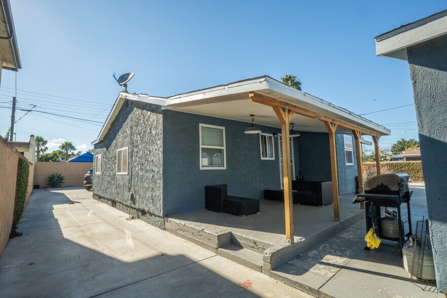 More Photos Of 11835 Gale Ave, Hawthorne Multifamily For Sale